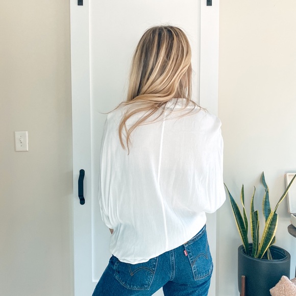 Express 🤍 Button Down Blouse - Picture 6 of 8